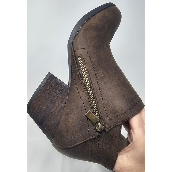 Bella Vita Bobbi Comfort Brown Ankle Size Zip Booties Faux Suede Size 11 - Picture 5 of 13